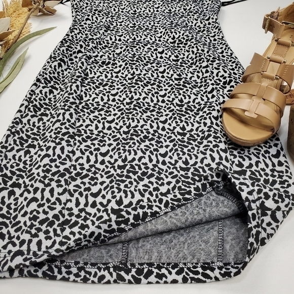 Kim Kardashian Blk Wht Animal BodyCon Dress M - Picture 8 of 12